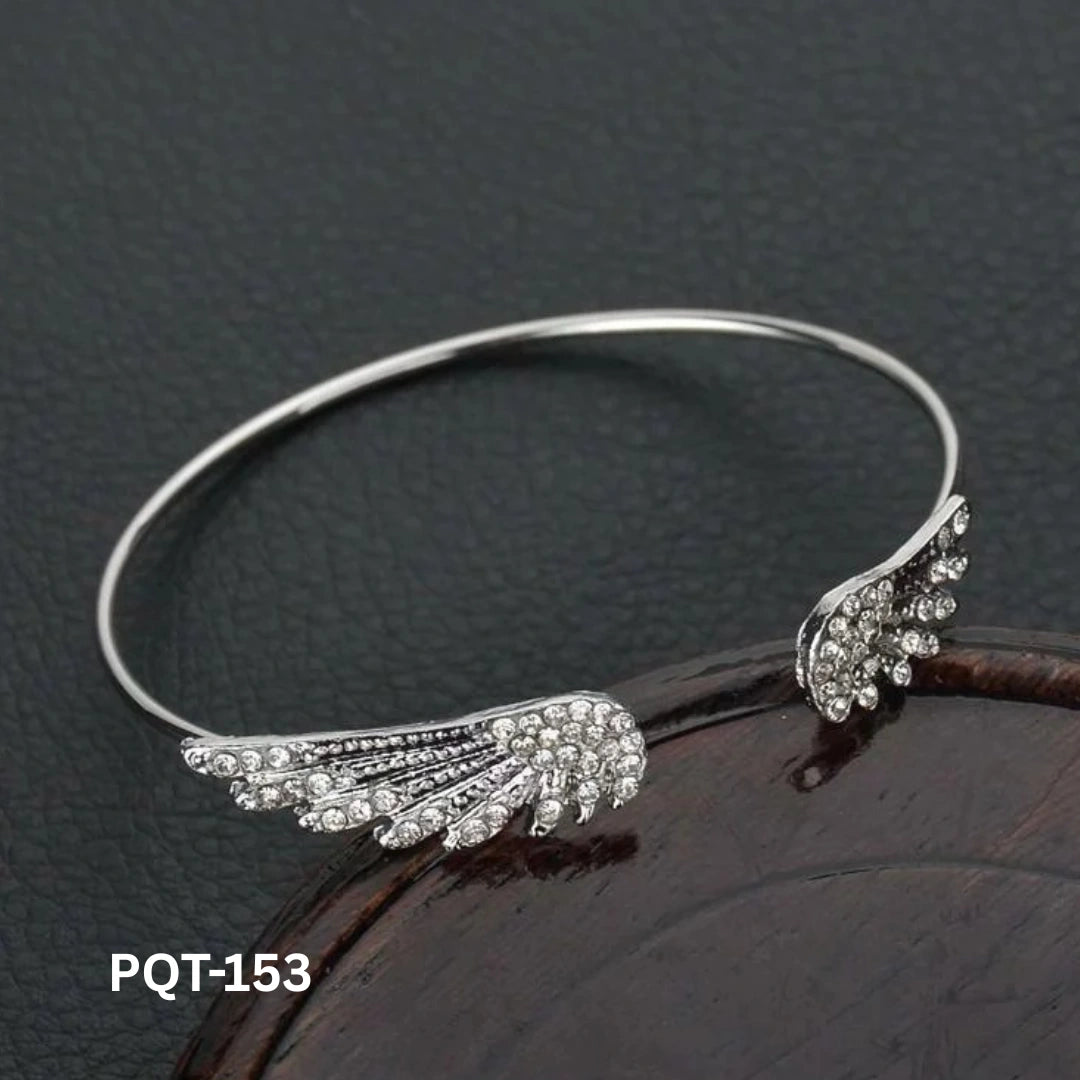 PQT-153 - Silver Wing Shape - Bracelet